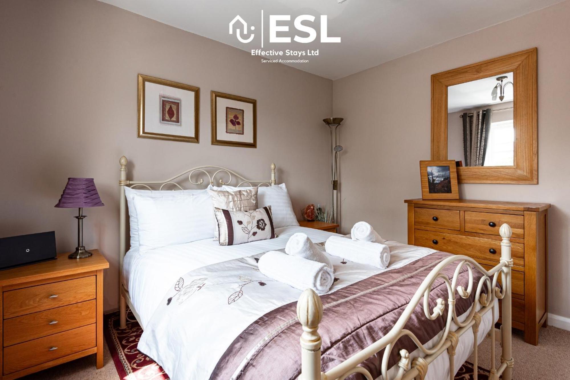 4 Bedroom Townhouse 10Mins Walk From Shrewsbury Town Centre With Parking Exterior photo